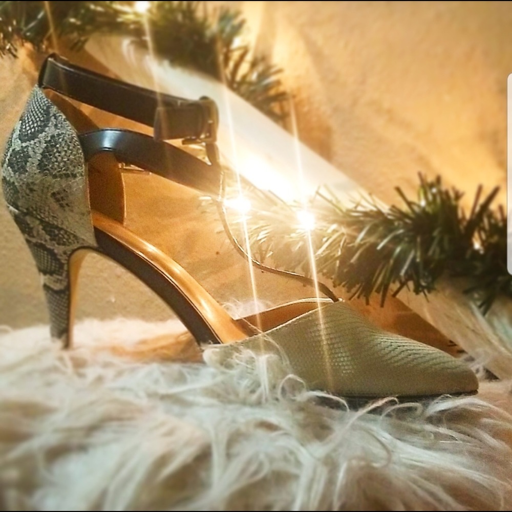 Apt. 9 Snake skin heels!!! 🐍👠